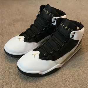 Jordan Max Aura "White/Black/Gold"